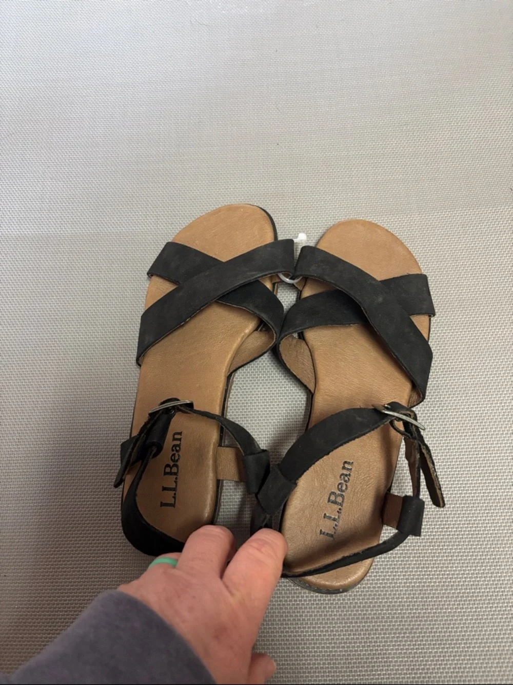 L.L. Bean Black Leather Crisscross Strap walking Sandals size 9